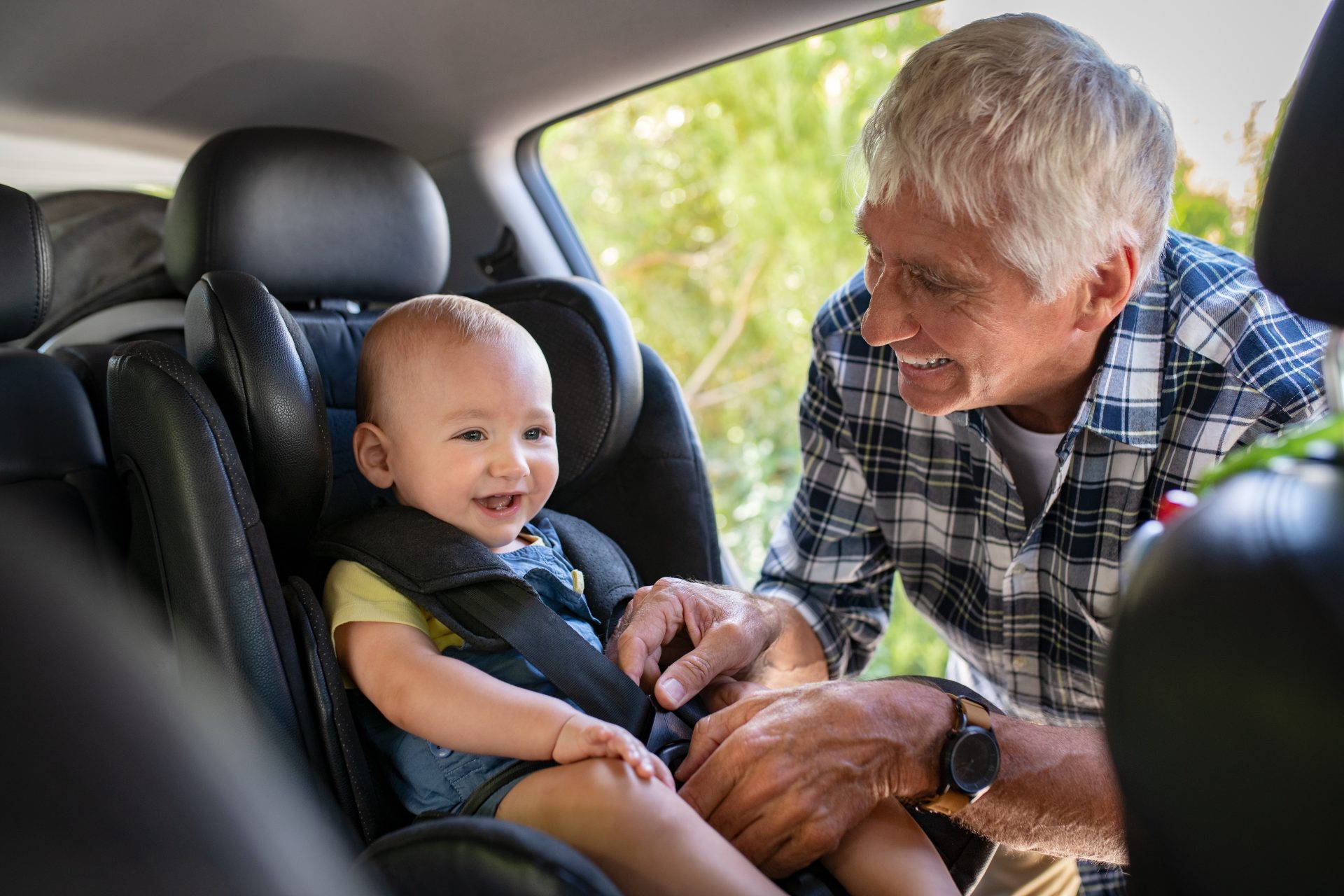 Man Fasten Seat Belt For Cute Toddler 2021 08 26 15 34 43 Utc